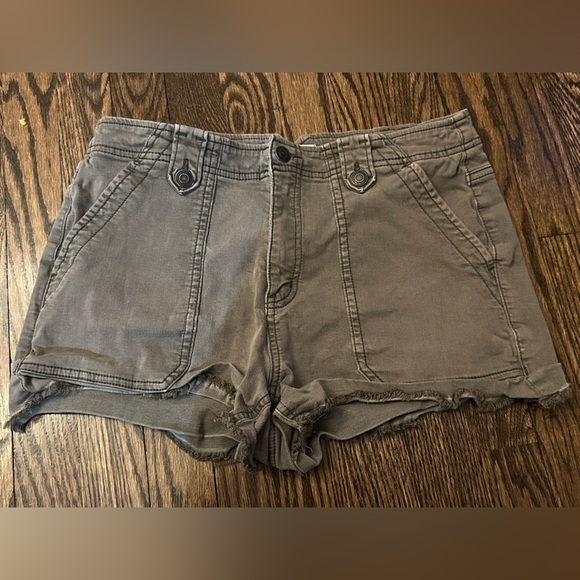 SO Gray High Rise Utility Cargo Shorts Women’s Size 13 - Picture 3 of 5